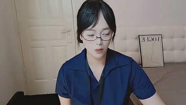 Snapshot of QiuPeiPeimmm chatting on November 17, 2025, 4:05 am QiuPeiPeimmm online show from November 17, 2025, 4:05 am