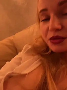 Snapshot of Lady__Maria chatting on February 24, 2025, 3:42 pm Lady Maria online show from February 24, 2025, 3:42 pm