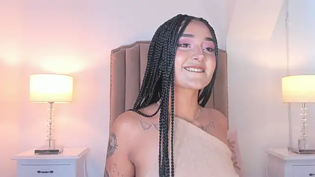 Snapshot of Emma_Torres__ chatting on May 23, 2026, 11:20 am Emma Torres online show from May 23, 2026, 11:20 am