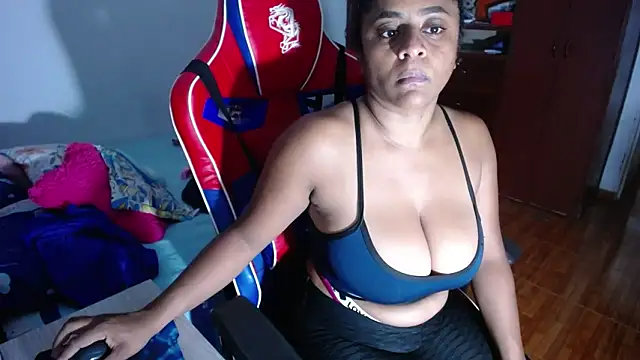 BellaKarla online show from March 13, 2026, 11:43 pm