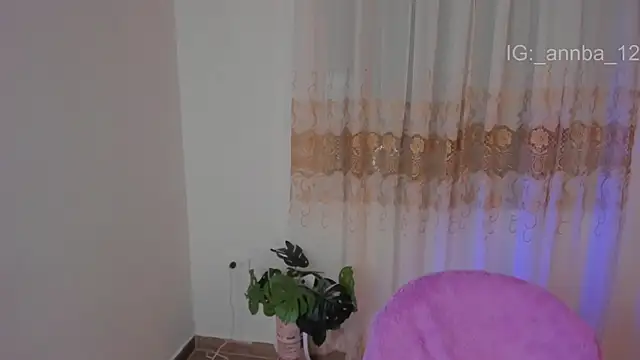 Snapshot of annie_barozzi chatting on June 18, 2026, 2:44 pm annie barozzi online show from June 18, 2026, 2:44 pm