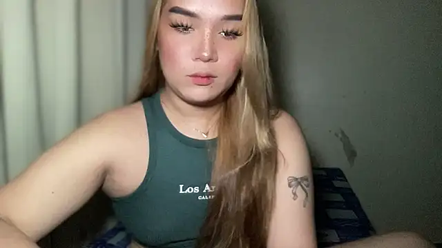 Snapshot of MissCataleyaxxx chatting on February 6, 2025, 4:10 am MissCataleyaxxx online show from February 6, 2025, 4:10 am