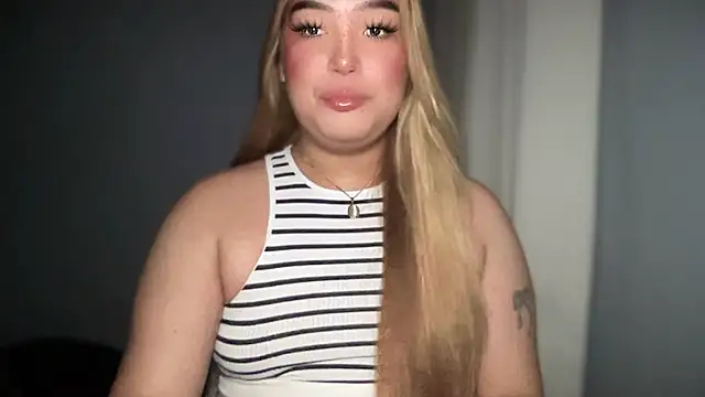 Snapshot of MissCataleyaxxx chatting on October 14, 2025, 2:01 am MissCataleyaxxx online show from October 14, 2025, 2:01 am