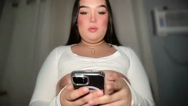 Snapshot of MissCataleyaxxx chatting on December 14, 2025, 11:05 am MissCataleyaxxx online show from December 14, 2025, 11:05 am