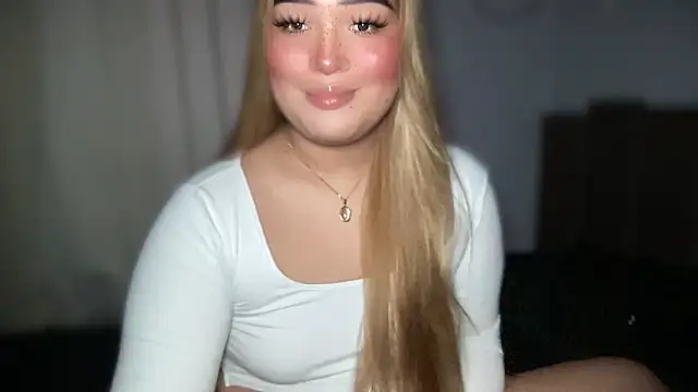 Snapshot of MissCataleyaxxx chatting on October 17, 2025, 1:31 am MissCataleyaxxx online show from October 17, 2025, 1:31 am