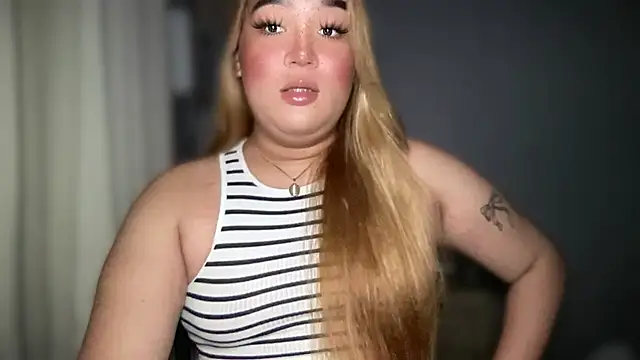 Snapshot of MissCataleyaxxx chatting on November 3, 2025, 12:49 am MissCataleyaxxx online show from November 3, 2025, 12:49 am