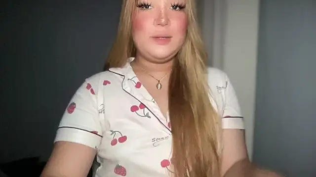 Snapshot of MissCataleyaxxx chatting on October 15, 2025, 1:15 am MissCataleyaxxx online show from October 15, 2025, 1:15 am