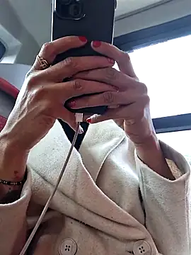 Snapshot of Doll_Loren chatting on November 14, 2025, 12:42 pm Doll Loren online show from November 14, 2025, 12:42 pm