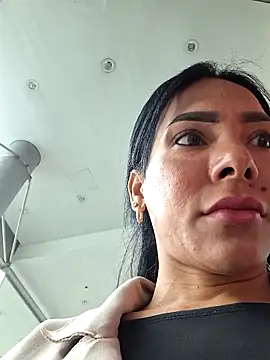 Doll Loren online show from November 25, 2025, 7:36 pm