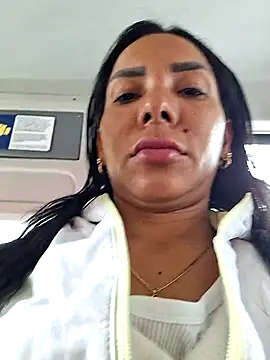 Snapshot of Doll_Loren chatting on October 20, 2025, 2:06 pm Doll Loren online show from October 20, 2025, 2:06 pm