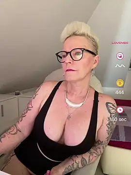 Snapshot of German_Milf chatting on June 7, 2026, 12:43 pm German Milf online show from June 7, 2026, 12:43 pm