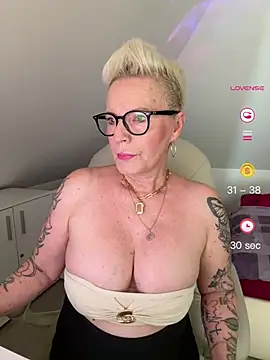Snapshot of German_Milf chatting on June 5, 2026, 1:06 pm German Milf online show from June 5, 2026, 1:06 pm