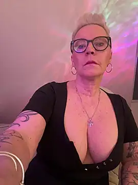 German Milf online show from March 17, 2026, 10:07 am