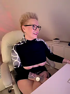 German Milf online show from February 11, 2026, 1:55 pm