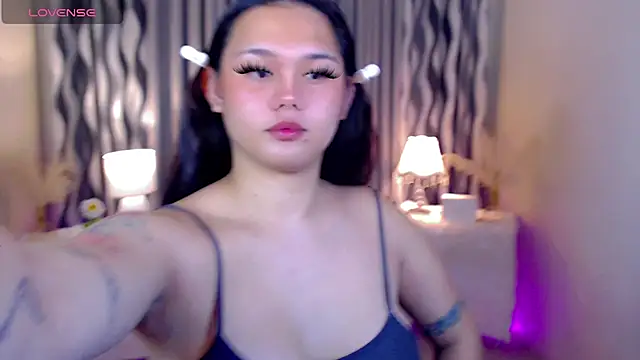 Snapshot of Ella_Fantasiax chatting on October 18, 2025, 5:59 pm Ella Fantasiax online show from October 18, 2025, 5:59 pm