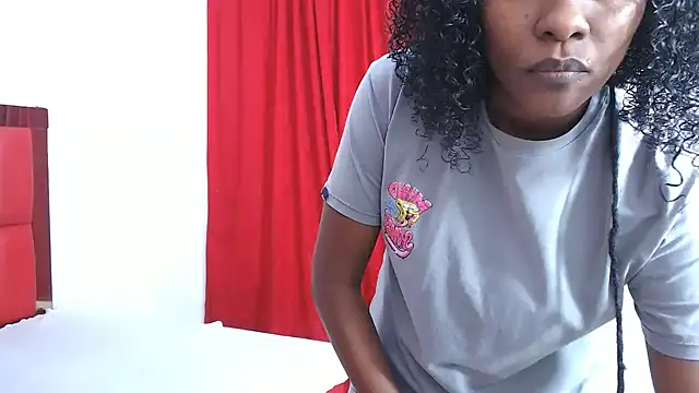 lizeth keilyn online show from November 22, 2025, 3:33 pm