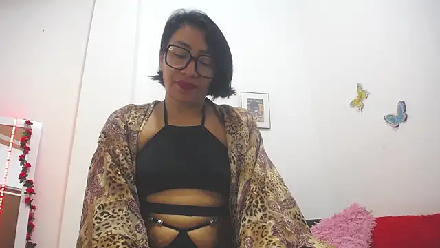 hornywife  online show from May 4, 2026, 2:42 pm