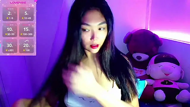 TR4NSCUTI3 online show from October 20, 2025, 8:09 pm