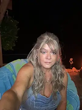 Snapshot of cowgirlc chatting on June 27, 2026, 2:17 am cowgirlc online show from June 27, 2026, 2:17 am