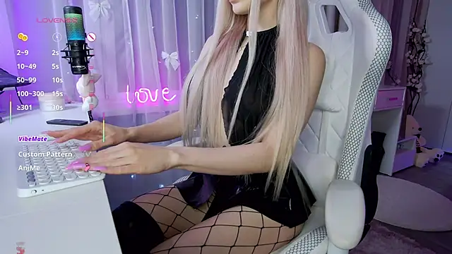 Snapshot of my--Polina chatting on October 17, 2025, 10:11 pm my--Polina online show from October 17, 2025, 10:11 pm