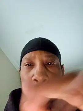 Snapshot of Vybezmaster chatting on November 13, 2025, 8:13 pm Vybezmaster online show from November 13, 2025, 8:13 pm