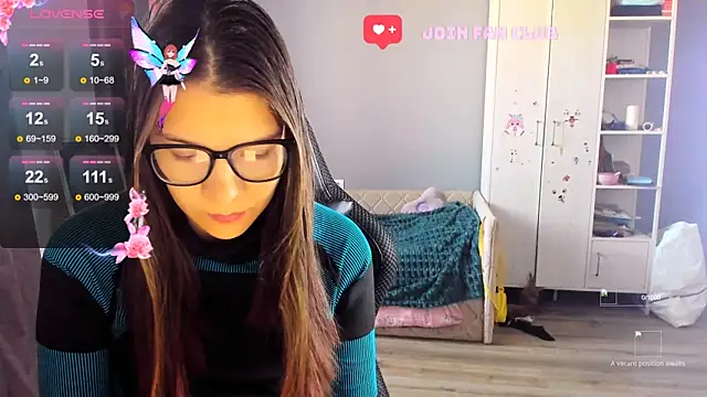 Snapshot of MollyLollipop chatting on October 17, 2025, 4:27 am MollyLollipop online show from October 17, 2025, 4:27 am