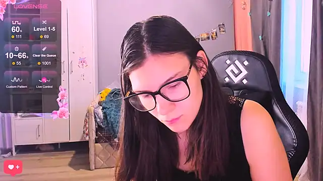 MollyLollipop online show from December 19, 2025, 3:21 am