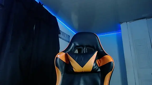 Snapshot of Adam_Hudsond chatting on September 19, 2025, 10:52 am Adam Hudsond online show from September 19, 2025, 10:52 am