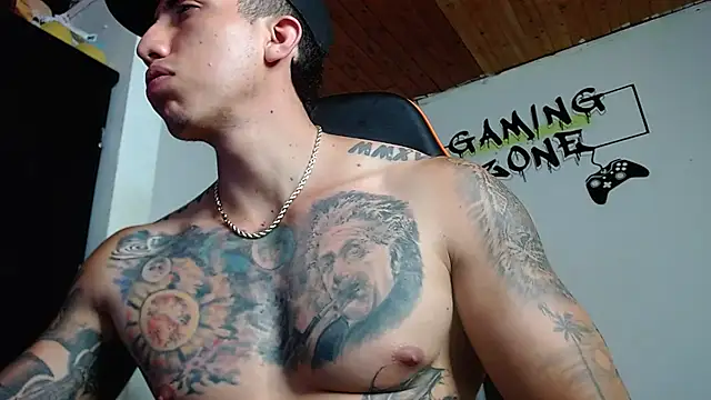 Snapshot of Adam_Hudsond chatting on February 11, 2025, 4:13 pm Adam Hudsond online show from February 11, 2025, 4:13 pm