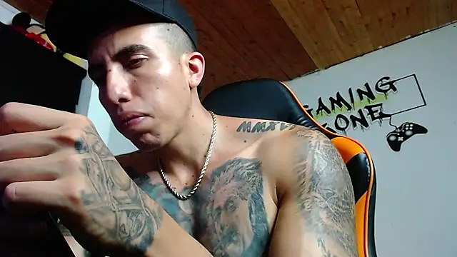 Snapshot of Adam_Hudsond chatting on January 26, 2025, 12:26 am Adam Hudsond online show from January 26, 2025, 12:26 am