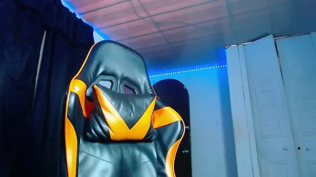 Snapshot of Adam_Hudsond chatting on October 27, 2025, 4:08 pm Adam Hudsond online show from October 27, 2025, 4:08 pm