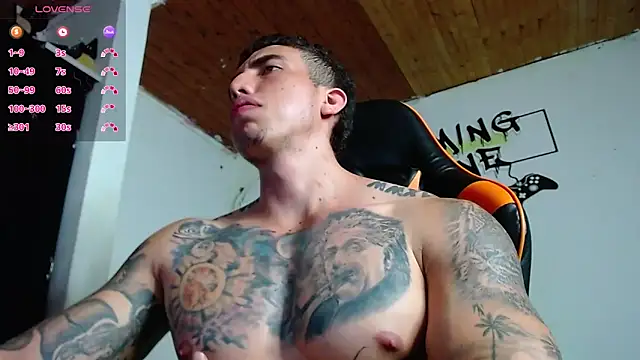 Snapshot of Adam_Hudsond chatting on December 18, 2024, 10:35 pm Adam Hudsond online show from December 18, 2024, 10:35 pm