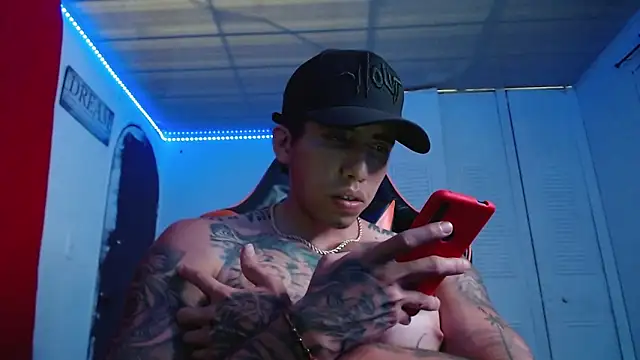 Snapshot of Adam_Hudsond chatting on March 15, 2025, 10:44 pm Adam Hudsond online show from March 15, 2025, 10:44 pm