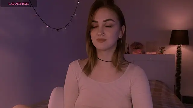 Snapshot of LilyFarey chatting on November 5, 2025, 6:11 pm LilyFarey online show from November 5, 2025, 6:11 pm