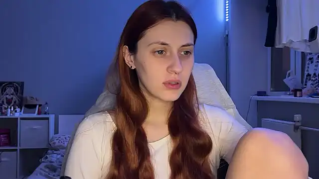 Snapshot of Uniarten chatting on November 4, 2025, 6:22 pm Uniarten online show from November 4, 2025, 6:22 pm