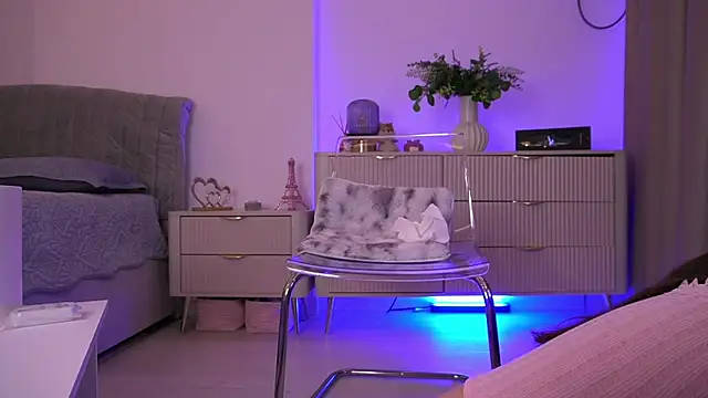 lildiaa online show from July 9, 2026, 8:52 pm