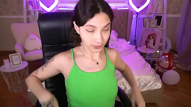 BabyFlowerr online show from March 11, 2025, 4:51 am
