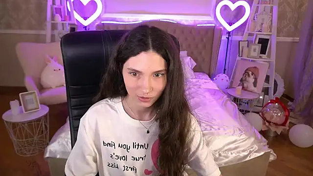 BabyFlowerr online show from March 7, 2025, 2:04 am
