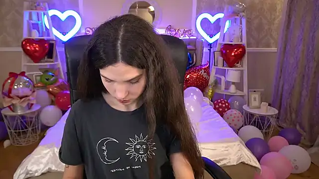 BabyFlowerr online show from February 17, 2025, 7:55 pm