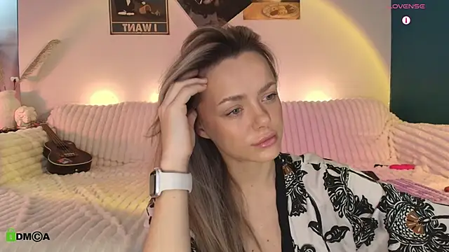 Snapshot of Kylie_Desire chatting on December 14, 2025, 4:08 am Kylie Desire online show from December 14, 2025, 4:08 am