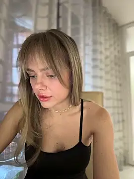 Snapshot of Kylie_Desire chatting on November 17, 2025, 3:54 am Kylie Desire online show from November 17, 2025, 3:54 am