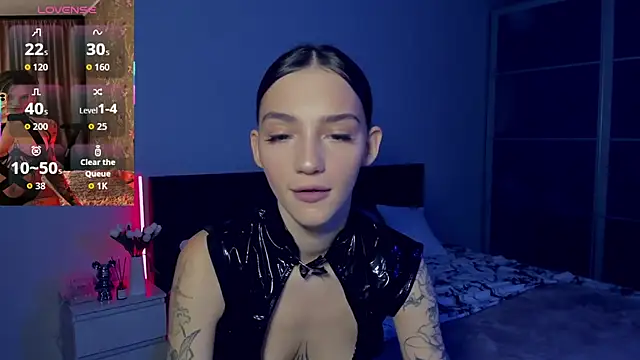 Snapshot of SophieCatty chatting on December 3, 2025, 11:20 am SophieCatty online show from December 3, 2025, 11:20 am