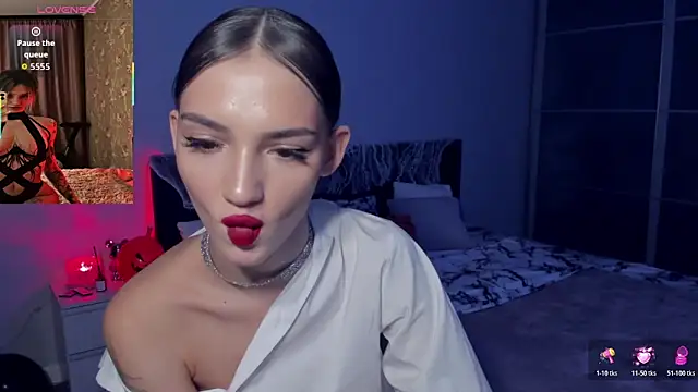 Snapshot of SophieCatty chatting on October 30, 2025, 2:14 pm SophieCatty online show from October 30, 2025, 2:14 pm