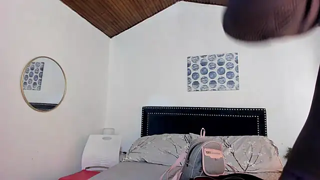 ZulyMichels online show from November 1, 2025, 1:16 pm