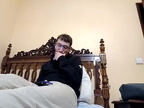 Snapshot of White_rabbit_ chatting on November 25, 2025, 5:57 pm White rabbit online show from November 25, 2025, 5:57 pm