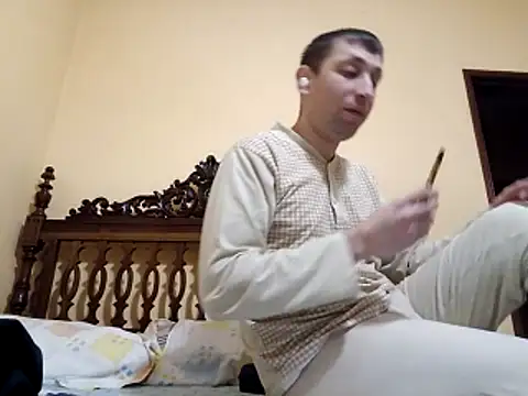 Snapshot of White_rabbit_ chatting on November 22, 2025, 10:19 pm White rabbit online show from November 22, 2025, 10:19 pm