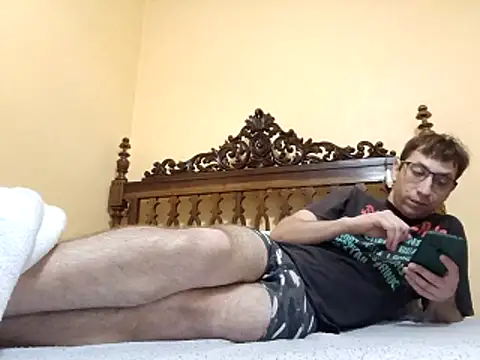 Snapshot of White_rabbit_ chatting on December 15, 2025, 10:54 am White rabbit online show from December 15, 2025, 10:54 am