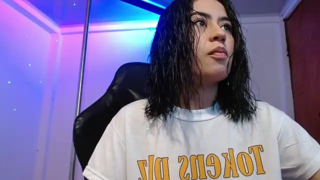 Martina1369 online show from June 25, 2026, 6:46 pm