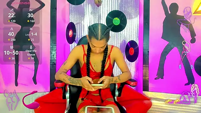 Snapshot of nickyminach_ chatting on October 18, 2025, 7:27 pm nickyminach online show from October 18, 2025, 7:27 pm