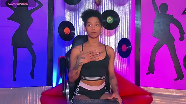 Snapshot of nickyminach_ chatting on August 5, 2026, 7:30 pm nickyminach online show from August 5, 2026, 7:30 pm